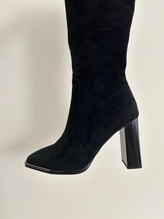 Дамски велурени ботуши