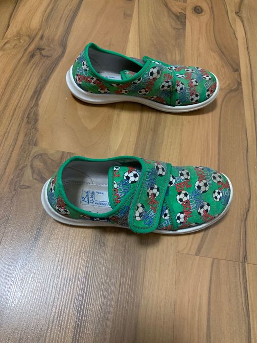 Детски пантофи за игра