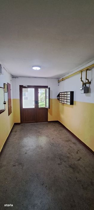 Apartament 2  camere etaj 2 din 4 vânzare