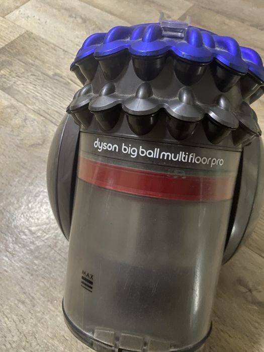 Продам бу пылесос Dyson