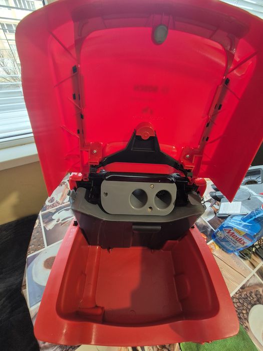 Прахосмукачкa за сухо и мокро почистване BOSCH PROANIMAL Серия 4