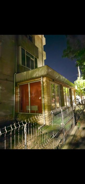 Vand apartament parter barlad