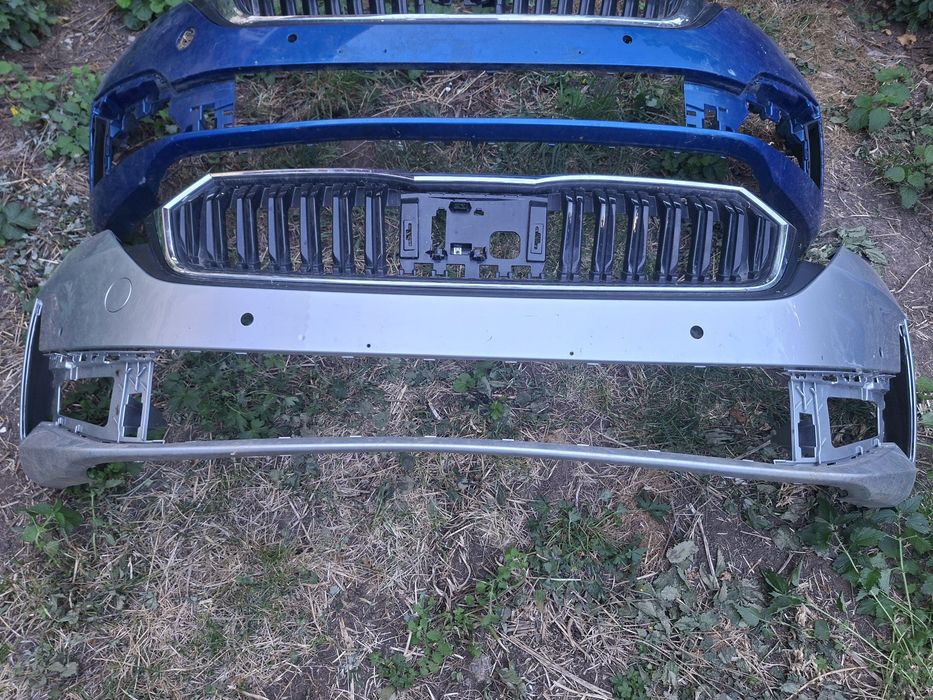 Bară Față Octavia 4 și octavia 4 facelift cu grilă