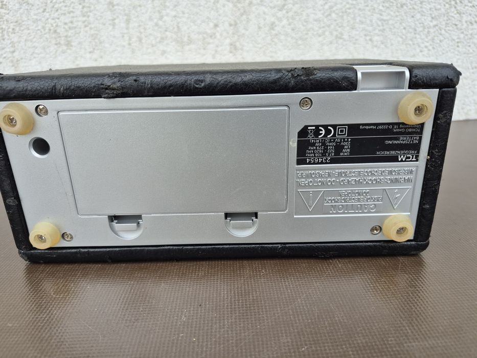 Vând Radio  marca TCM   , model de Luxe made in Germany Functional 

- Carcasele prezinta uzura ,exfoliere,zgirieturi, bucati lipsa. 

- radio   a fos