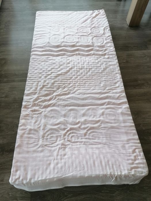 Пружинен Матрак в отлично състояние.