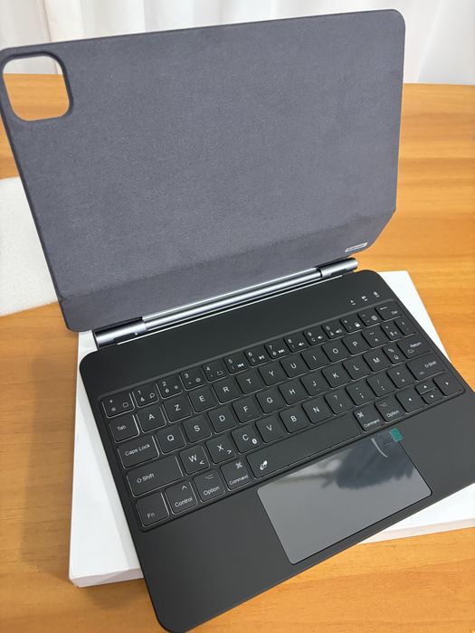 Tastatura Magic Keyboard pentru iPad Air 11 2024 – Earto - Touchpad, iluminare RGB – AZERTY