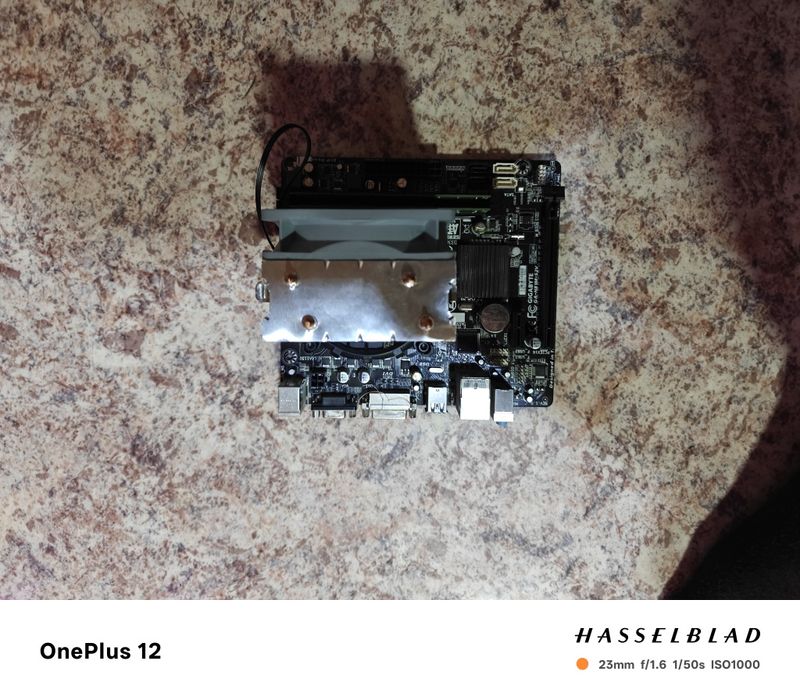 Продам 2 комплекта мат плат