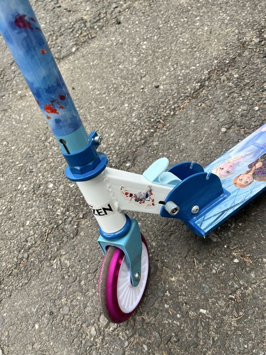Trotineta pentru fete Frozen