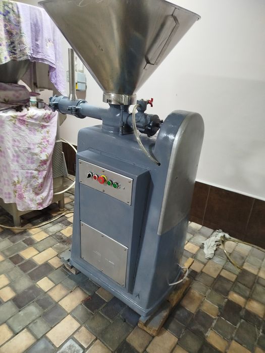 Колбасное оборудование шприц колбасный ИДЕАЛ  2х шнековый вакуумный