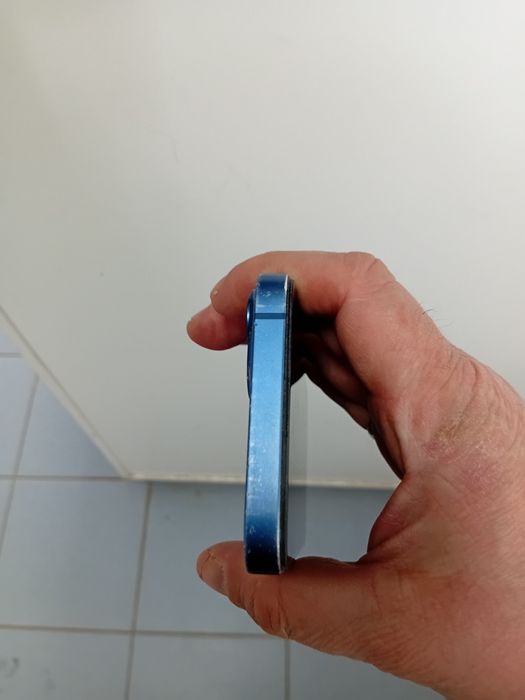 Продам  айфоне 13