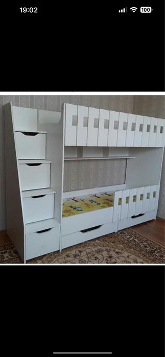 Двухярустный кровать