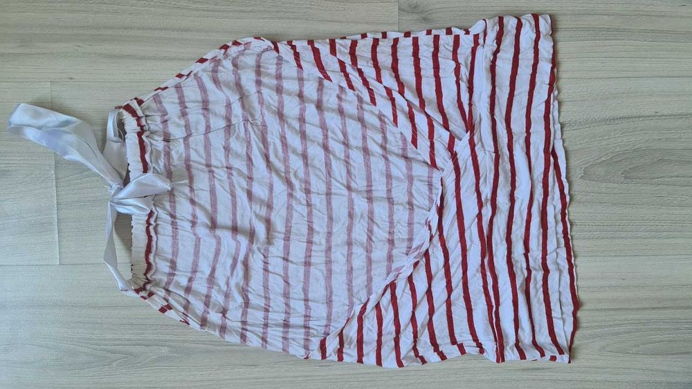 Потниче с гол гръб и интересно забързване около врата размер S