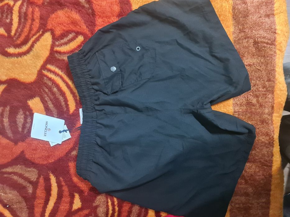 Къси панталони Монклер