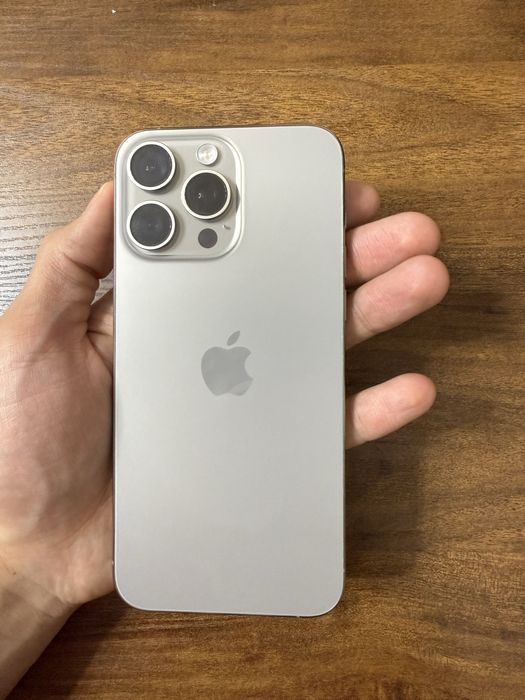 15 Pro max 256gb с разбитым стеклом