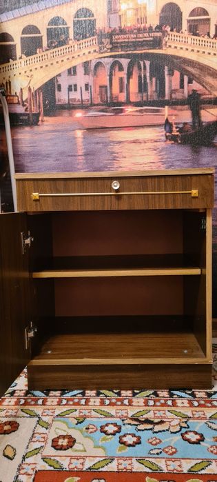 Тумбочка вместительная