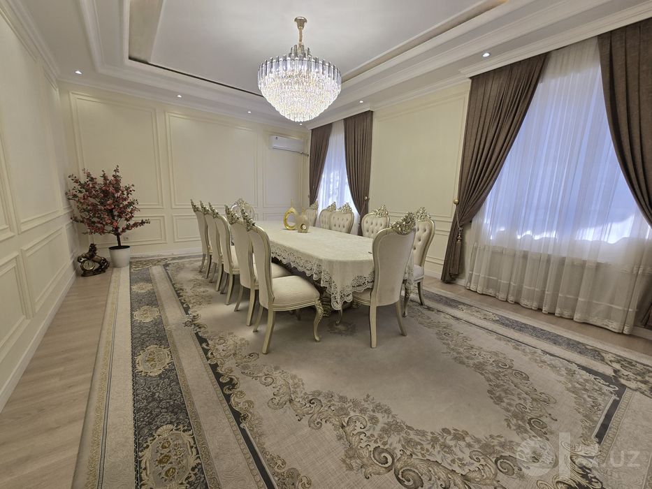 Современный дом по улице Салом