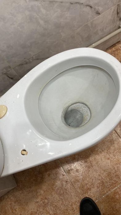 Унитаз продам срочно