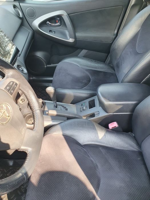 Se vinde Toyota rav4