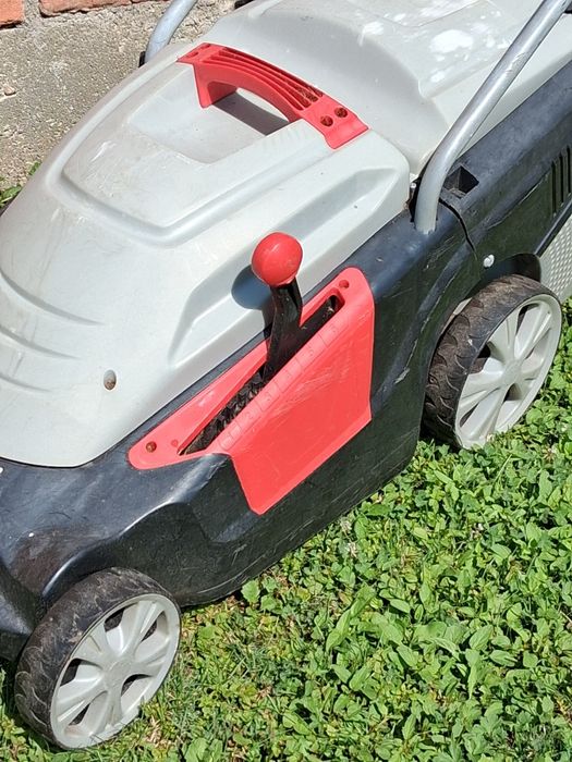 Mașina de tuns iarba