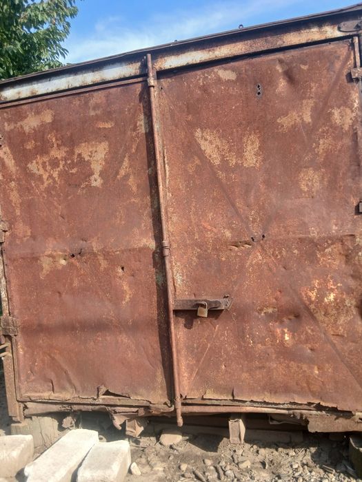 Vând vagon este din aluminiu