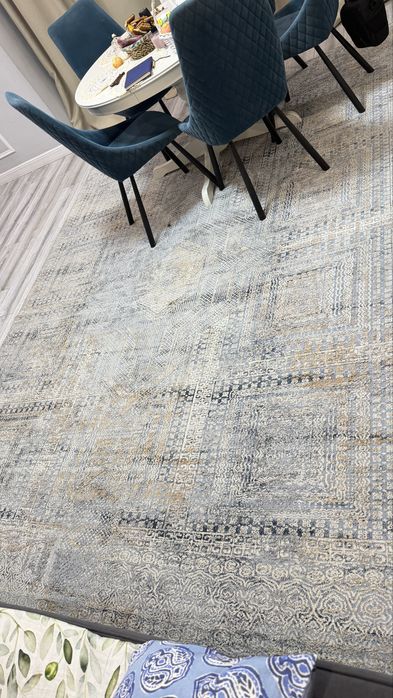 Диван и ковер 2*3