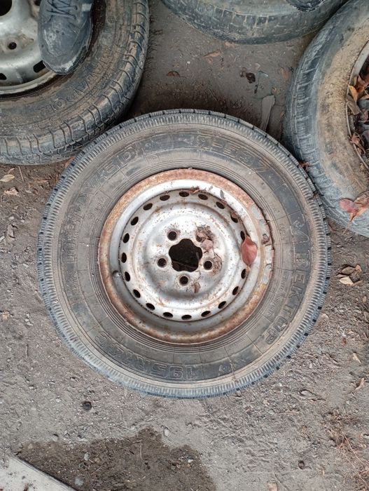 Продам диски с резиной