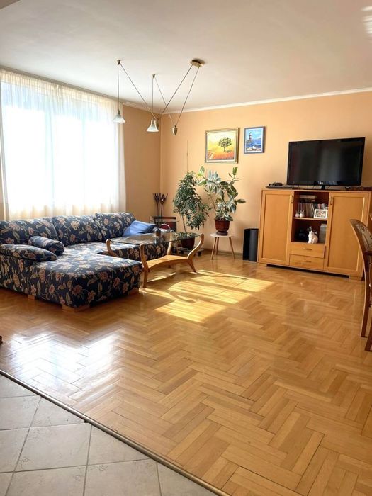 Продава се Тристаен апартамент в Варна, Бриз - 120 кв.м за 1959 €/кв.м - Снимка #2