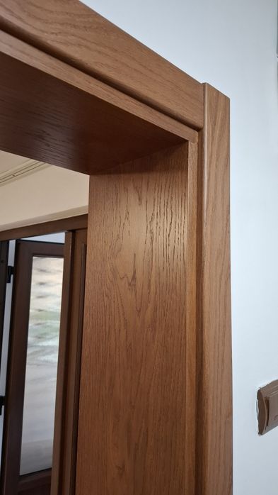 Montez Uși, Parchet, Bucătării, Scări și mobilier