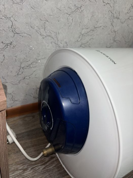 Бойлер,  Ariston