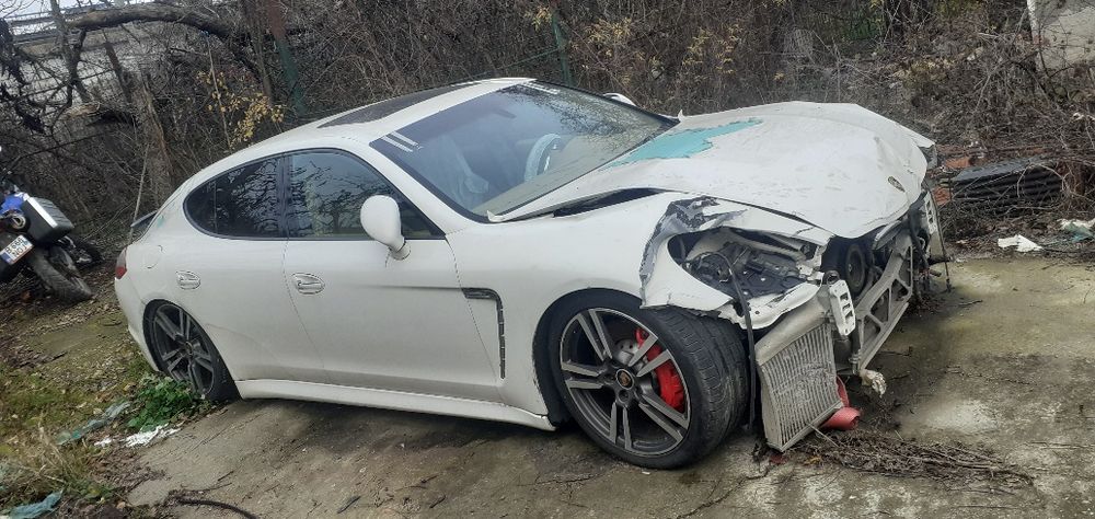 Porsche Panamera Avariat 4.8i 500cp