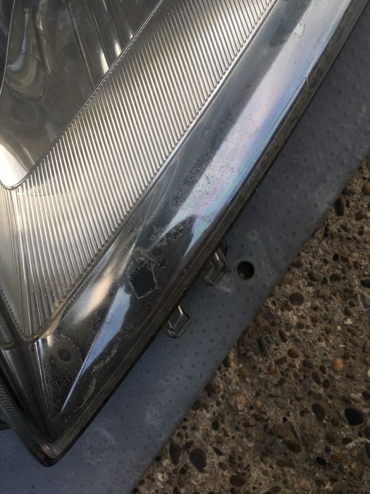 Faruri St/Dr Toyota Prius 3 2009-2012. Volan stinga. Originale.