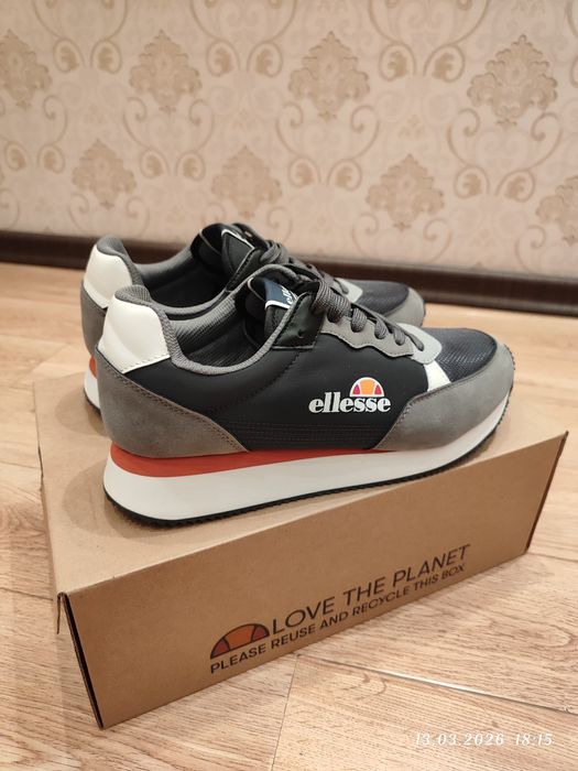 Кроссовки оригинал.