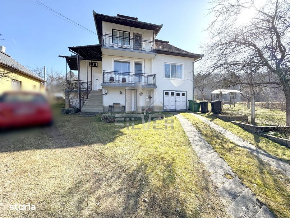 Casa pe 3 niveluri cu teren de 1900 mp in Com. Baisoara.