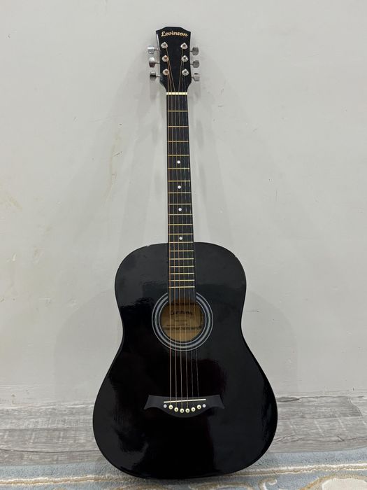 Гитара сатылады новый каропкасыда бар