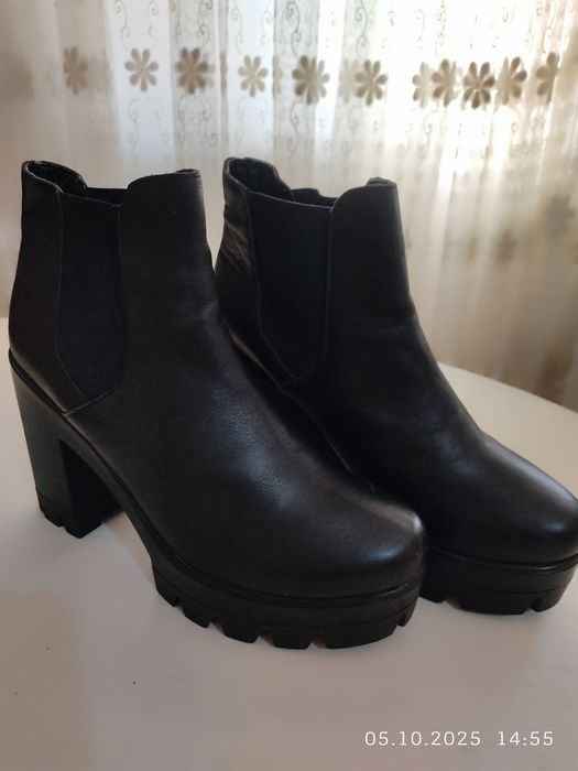 Продается Коженная Полуспоги черного  цвета