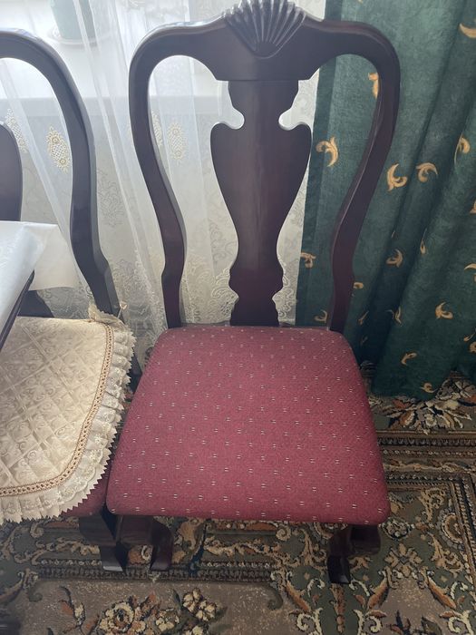 Продам гостиный стол со стульями