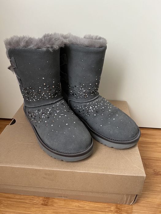 Ugg gri cu pietre dama