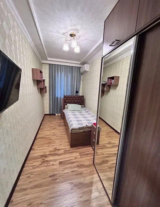Юнусобод Бодомзор 4 ком 97 м2 чистим ремонтом отличная локация