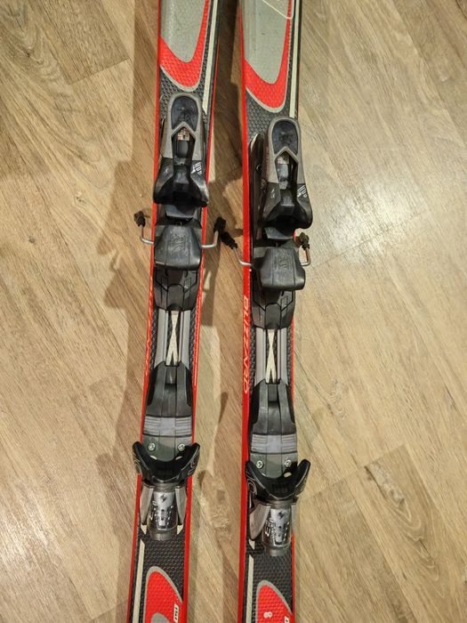 Vând Clăpari Skiuri 150 placa Snowboard Booti