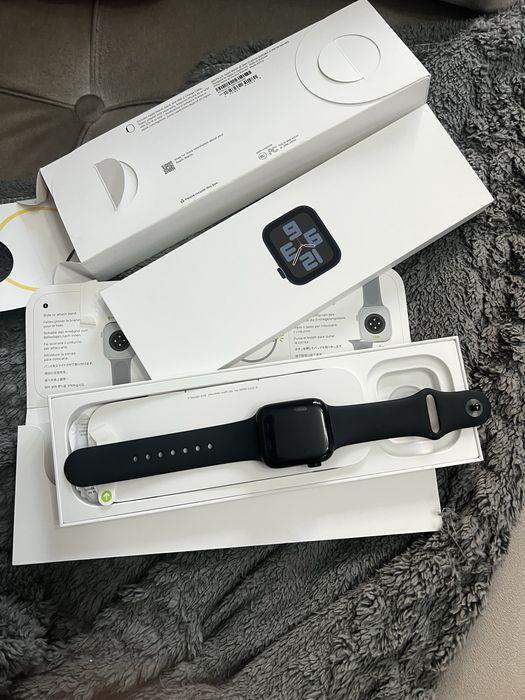 Продаю Часы Apple watch SE (gen 2) 40мм
