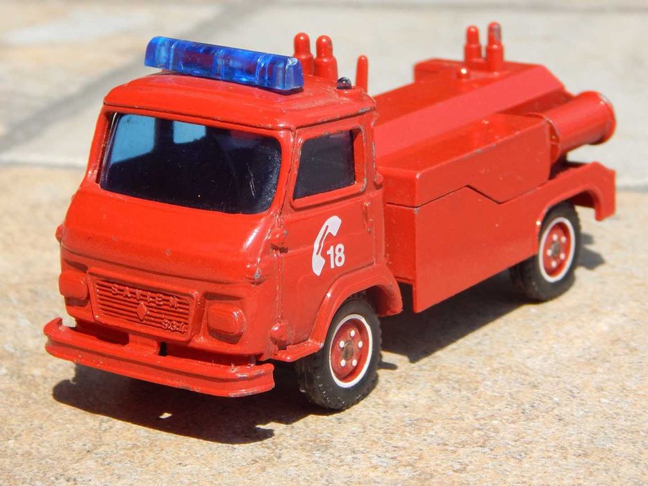 Macheta masina pompieri Saviem SG4 Solido Franta sc 1:50