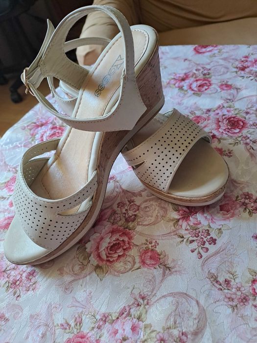 Дамски сандали .