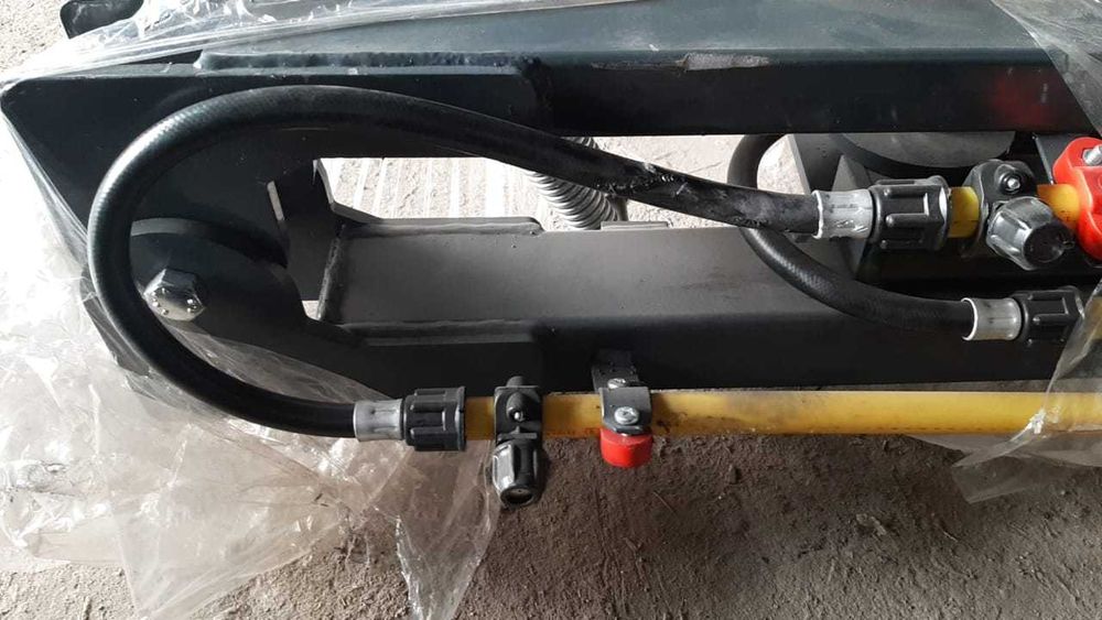 Опрыскиватель 800 литров 12 метров турция