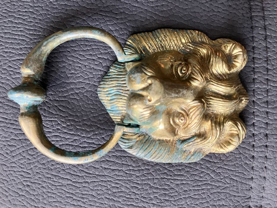 Месингови хлопки за врата