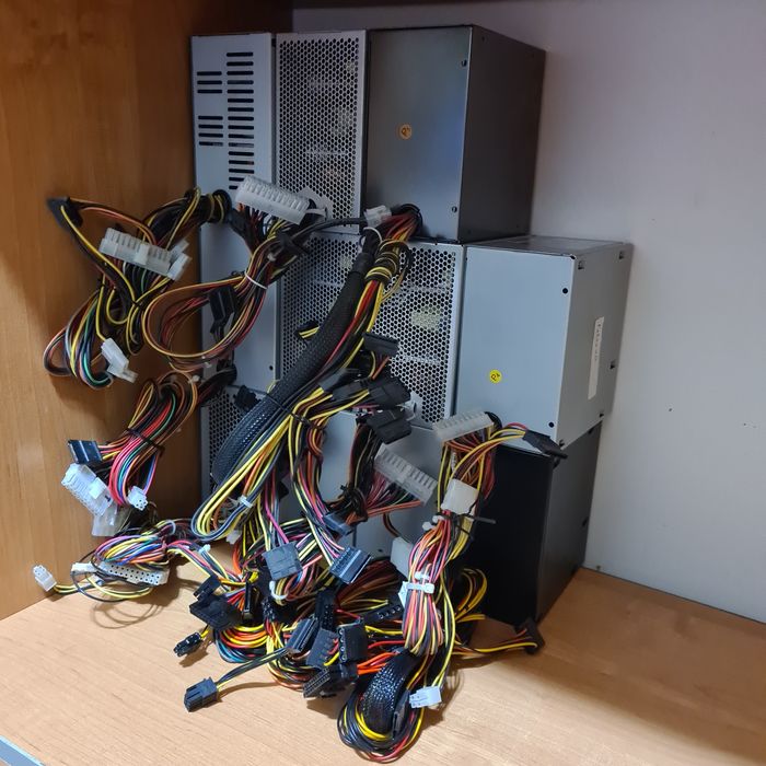Жёсткие диски,  блоки питания, видеокарта
