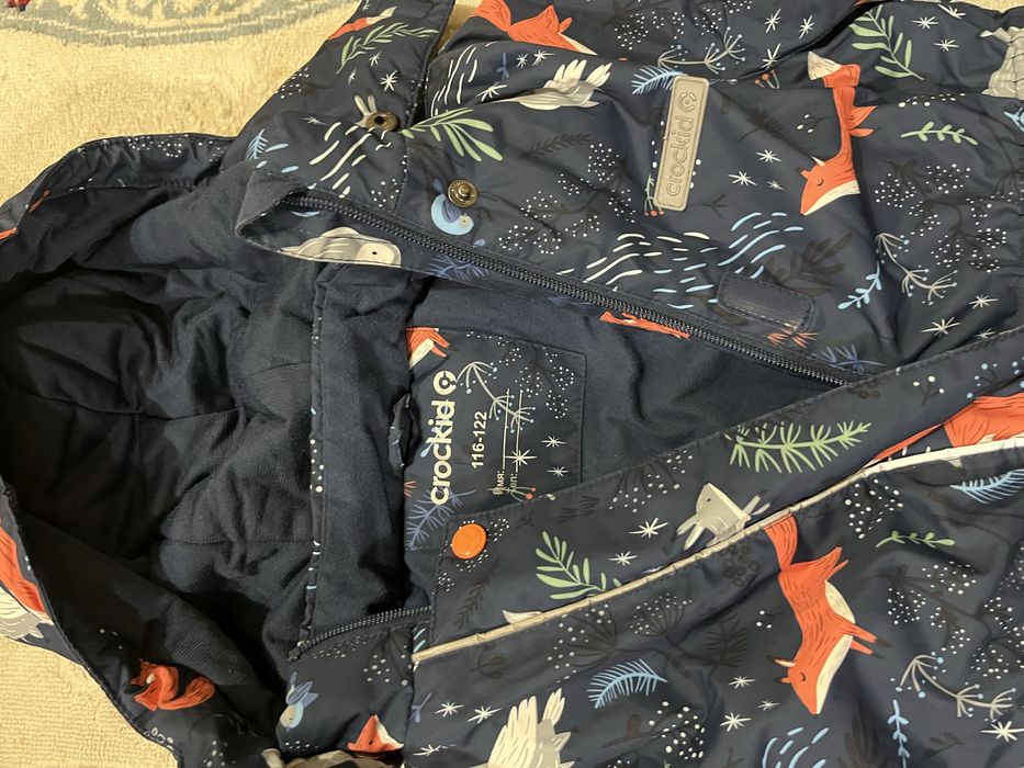 Продам куртку зимнию для девочке