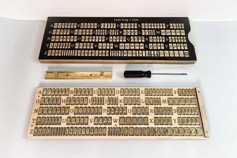 Буквы из латуни для тиснения