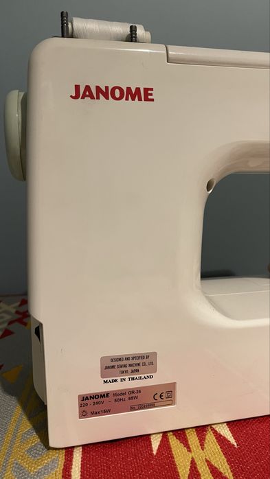 ШВЕЙНАЯ машинка    Janome GR24