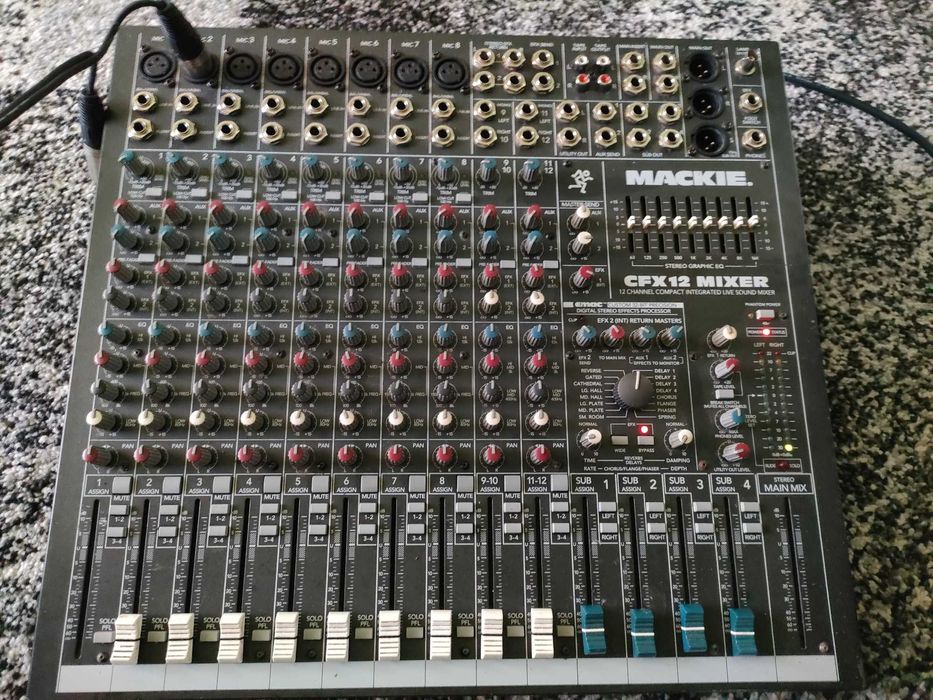 Mixer Mackie cfx12 (3potentiometre defecte) soundcraft efx 8 cu efecte