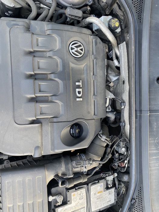 Rampă injectoare Volkswagen Passat B8 1.6 Tdi  DCX